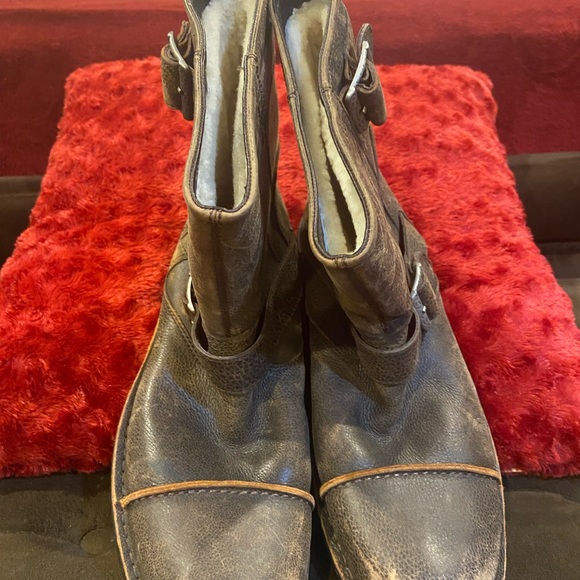 UGG boots for men - Picture 2 of 8